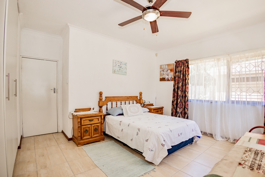 6 Bedroom Property for Sale in Schoongezicht Western Cape